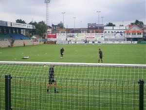 Diego Biswesar, Paddy Kenny, Greg Halford.jpg