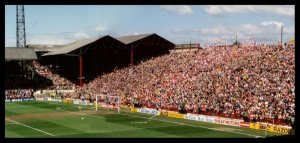 old kop v norwich 1991.jpg