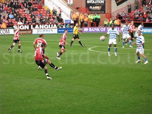 9873freekick.jpg