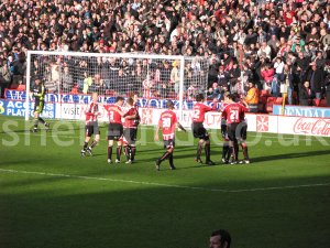 0971celebratehendogoal.jpg