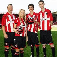 TH1_37200957Sheffield%20United%202009-10%20kit%202(2).jpg