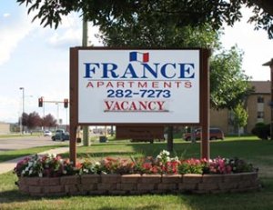 france_sign.jpg