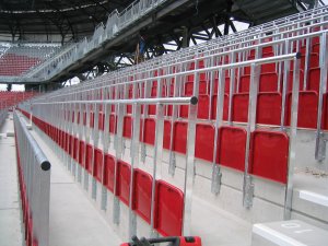 Rail_seats_in_Klagenfurt,_Austria.JPG