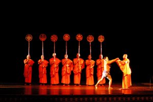Uttar Priyadarshi, Ashoka offering a handful of dust to the buddhist monkUttar485.JPG