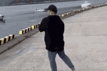 tenor-7.gif tenor-7.gif