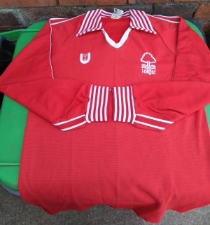 nottingham-forest-home-football-shirt-1976-1977-s_64314_1.jpg