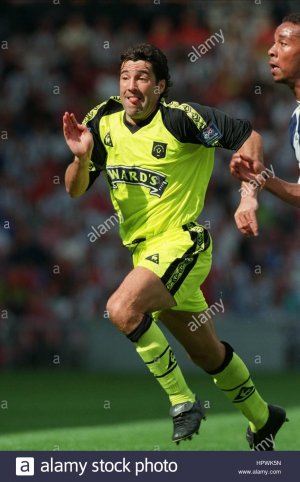 dean-saunders-sheffield-united-fc-21-august-1998-HPWK5N.jpg