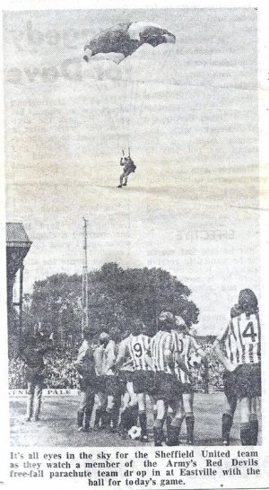 1972-08-05-sheffield-utd-h-watney-cup-final-15_orig.jpg