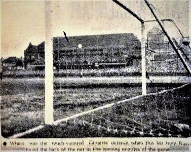 1958-59 March 28 6thR H V Norwich City D 1-1 HT1-0 Russell (6).jpg