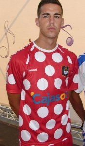 Hummel-Recreativo-Shirt-2012.jpg