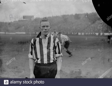 james-jimmy-dunne-of-sheffield-united-9-april-1932-2BW28C6.jpg