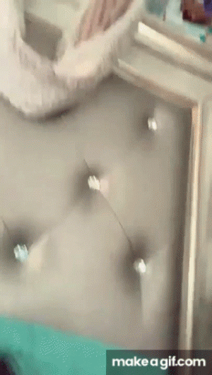 FF9569E9-4B94-46A7-AB79-0EF5B2F8610C.gif