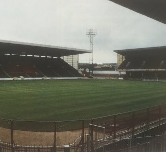 #Sheffield United's Bramall Lane 1990 CyqoreCXAAAkUAf.jpg