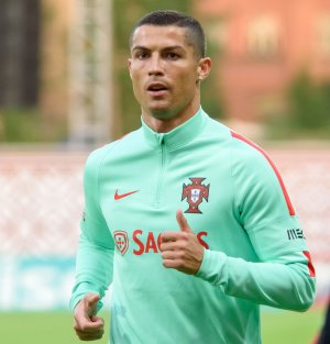 Soccer-forward-Cristiano-Ronaldo-2018~2.jpg