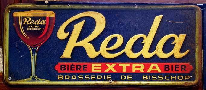 800px-Reda_Extra_bier,_Brasserie_De_Bisschop,_old_metal_advertising_sign.JPG
