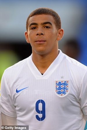 44363415-9698919-Footballer_Che_Adams_24_has_decided_to_represent_Scotland_instea-m-108_162396...jpg