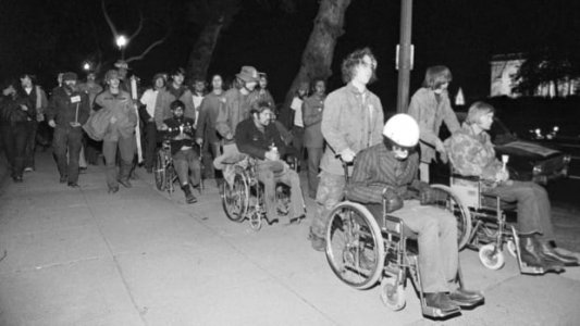vietnam-war-veterans-getty-515106656.jpg