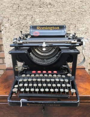 vintage-typewriter-from-remington-image-1.jpg