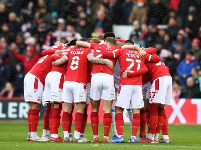 0_Nottingham-Forests-pre-match-huddle-ahead-of-facing-Peterborough-United.jpg