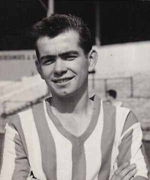 Unknown player late 50's never played 1st team. Photo's poster says Hinchcliffe NOT ratified.jpeg