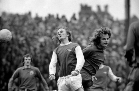 1974-75 March 31 A V Arsenal L1-0 HT1-0 Played in all blue kit.jpg