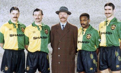 umbro-manchester-united-1992-94-third-kit_1024x10241.jpg