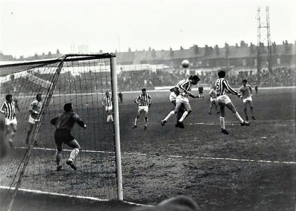 1968-69 Jan 20 H V Man City L 3-0 HT1-0.jpg