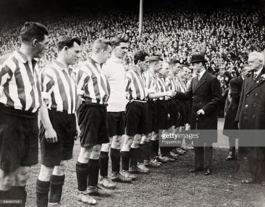 1925 team presentation to the Duke of York FACF.jpg