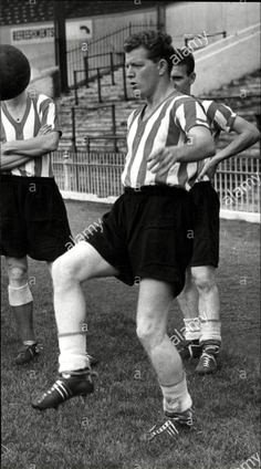 Tommy Hoyland Billy Russell behind Doc Pace to left.jpg