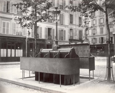 pissoir-vintage-public-urinals-paris (6).jpg
