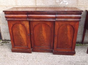 victorian-mahogany-sideboard-small-proportioned-early-victorian-mahogany-sideboard-1198-P1.jpg