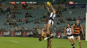 aussie-rules-football-amazing-catch-2013.jpg