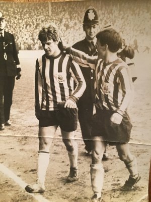 1967-68 March 9 FAC 5thR A V WHU W 2-1 HT 1-1 Cliff -2 photo Bernard Shaw L Willie Carling R.JPG