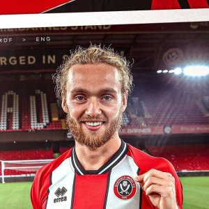 sheffield-united-on-instagram-tom-davies-is-a-blade-v0-S9-IzhA1PflZKzAn4VnjD5SOeZoptNU8rxzHSNY...jpg