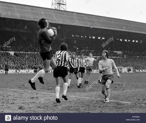 english-league-division-one-match-at-bramall-lane-sheffield-united-EPX9NC.jpg