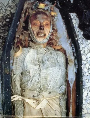 the-preserved-body-of-john-torrington-one-of-the-franklin-v0-tvdxtgxd02pb1.webp