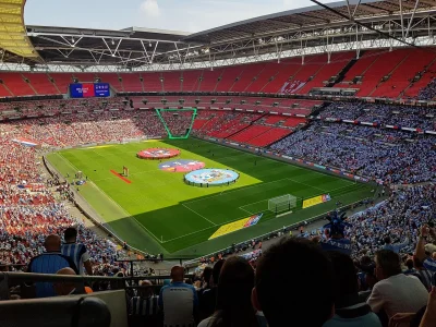 1280px-2018_League_Two_play-off_Final_-_Pre-match_2~2.webp