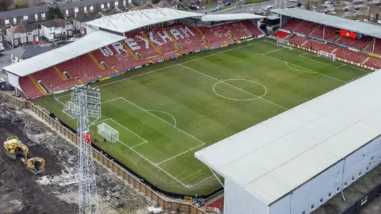 Racecourse Ground
