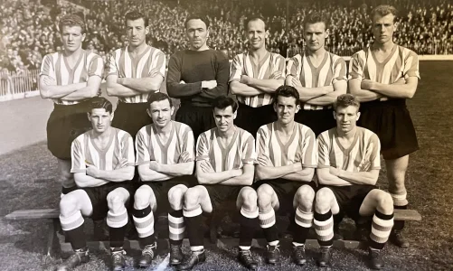 1955-56 Oct 1 H V Burnley L 1-2 HT0-0 Wragg.webp