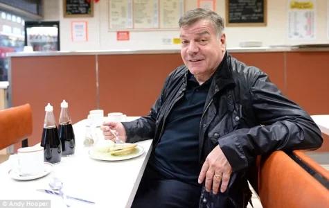 243A151200000578-0-Sam_Allardyce_enjoys_his_east_London_gourmet_lunch_at_Nathan_s_p-m-2_14194...webp