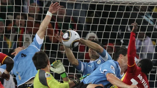 Luis-Suarez-handball-Uruguay-v-Ghana_2473529.webp