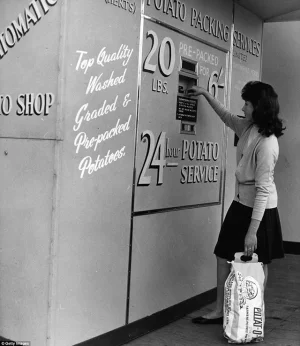 Vintage vending machine (16).webp