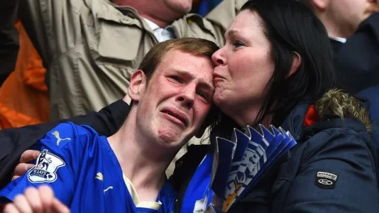_89185613_leicester_fans_getty_crying.webp _89185613_leicester_fans_getty_crying.webp