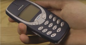 ex-soldier-has-not-part-ways-with-a-17-year-old-functioning-nokia-3310.jpg