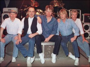 status_quo_band_gathered_470x353.jpg