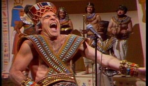 Steve-Martin-King-Tut.jpg