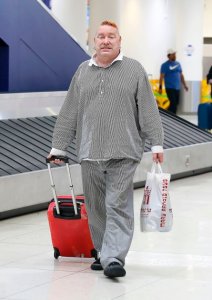 0_PAY-EXCLUSIVE-Sex-Pistols-John-Lydon-Waits-for-his-Luggage-at-LAX-airport-in-Los-Angeles.jpg