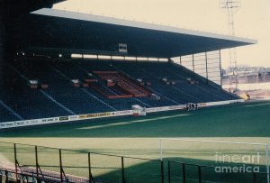 sheffield-united-bramall-lane-south-stand-1-1970s-legendary-football-grounds.jpg