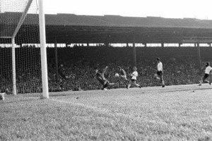 George Best 1971.jpg