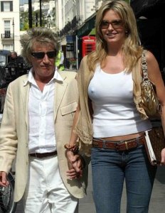 rodstewart-wife-pennylancaster_0_0_0x0_462x599.jpg